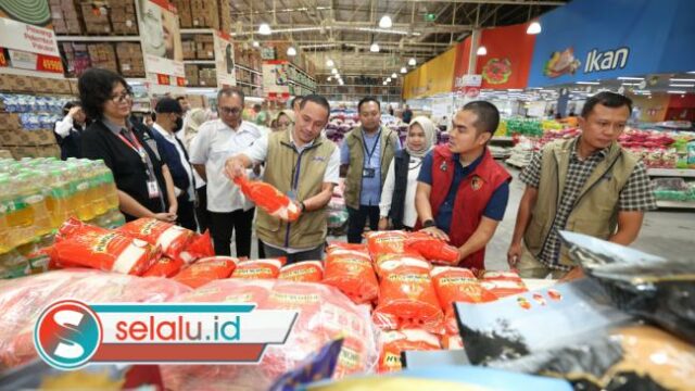 Polda Jatim Sidak Pasar di Surabaya Jelang Lebaran, Pastikan Harga Bapok Stabil dan Aman