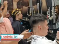 Jelang Imlek, Salon di Surabaya Diserbu Pelanggan