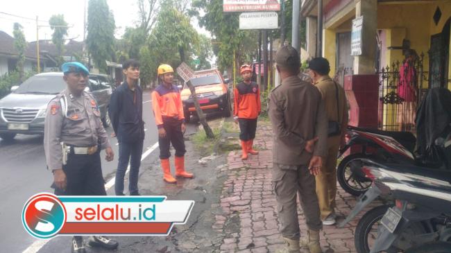 Tanah Longsor Landa Kawasan Patrang Jember, Rumah Warga Ambrol