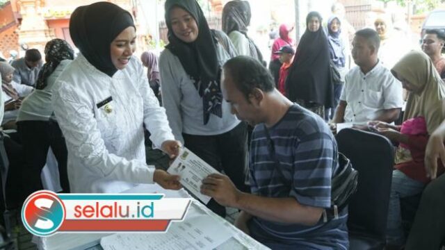 Pemkot Mojokerto Salurkan 243 Bansos Disabilitas, Ning Ita: Bukti Pemerintah Hadir