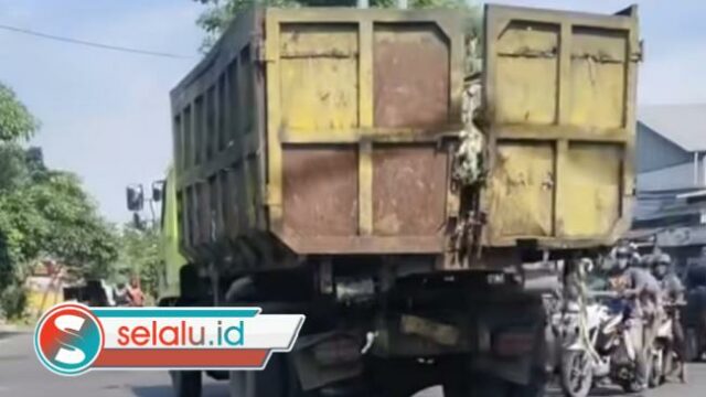 Viral Truk Sampah Berceceran di Jalan Surabaya, DLH Siapkan Sanksi Tegas